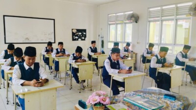 Sentuhan Digital di Ruang Kelas: SMP Islam Plus Insan Robbani Gelar ASTS Online