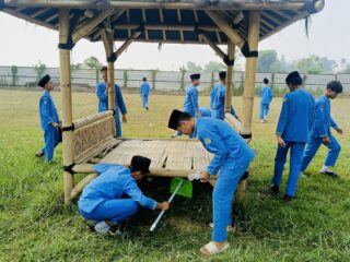 Peringati World Cleanup Day, SMP Islam Plus Insan Robbani Ajak Siswa dan Guru Peduli Lingkungan
